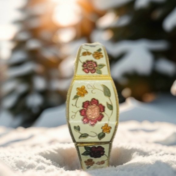 0119 Floral Cloisonné  Bracelet in Cream and Multicolor. - Picture 6 of 11